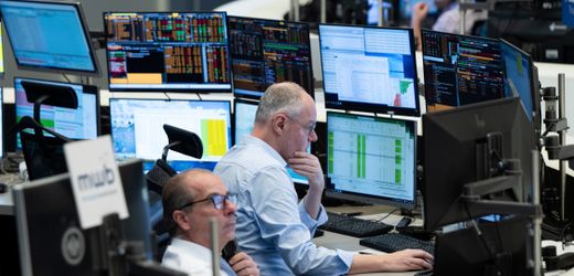 Börse: Dax springt erstmals über Marke von 25.000 Punkten