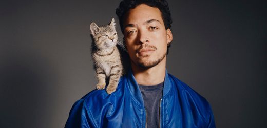 Comedian Aurel Mertz im Interview: »Männer rutschen im Alter oft in eine ganz komische Peinlichkeit ab«