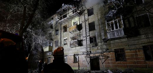 Russlands Krieg gegen die Ukraine: Selenskyj bittet um Hilfe bei der Flugabwehr