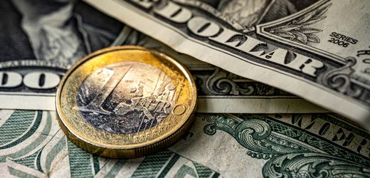 Euro-Kurs bei 1,20 Dollar: US-Währung sackt ab – deutsche Exportunternehmen alarmiert