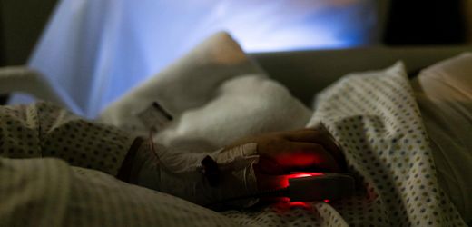 Hessen: Pflegerin soll lebenswichtige Geräte bei Wachkomapatienten entfernt haben