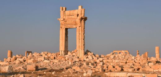 Syrien: Luftangriffe auf IS-Anlage durch Großbritannien und Frankreich