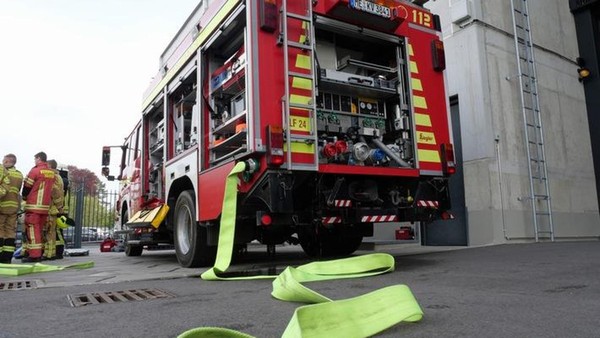 Wohnungsbrand: Polizei sucht nach Brandstiftung Zeugen