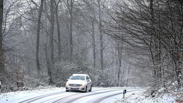 Schnee: So oft krachte es auf den Straßen in Velbert und Heiligenhaus