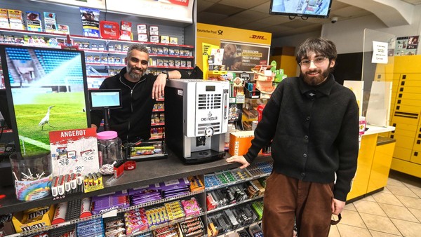 „Die Jungs hier sind so nett“: Viel Lob für diese Velberter Post-Service-Filiale