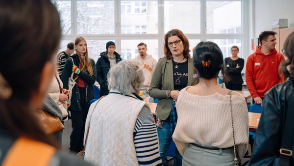 Zurück in die Schule: Velberter Gymnasium lädt Ehemalige ein