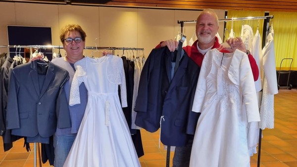 Hier gibt es günstig gebrauchte Kleidung für die Kommunion in Heiligenhaus