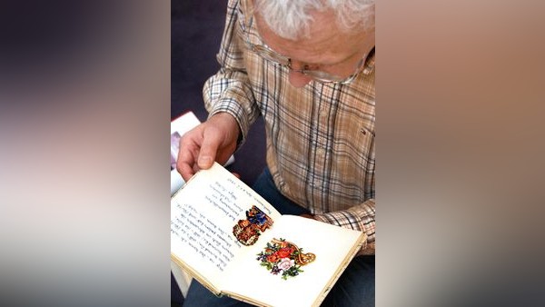 Haben Sie noch eins? Velberter Verein sammelt Poesiealben