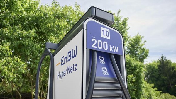 E-Autos: Schnelles Aufladen ist in Velbert jetzt auch hier möglich