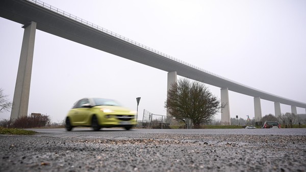 Volle Straßen in Heiligenhaus wegen Sperrung der A52-Brücke