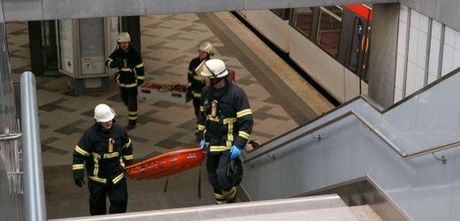 Hamburg-Wandsbek: Mann reißt Frau vor U-Bahn, beide tot – sie kannten sich offenbar nicht