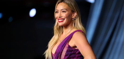 Hilary Duff gibt erstes Konzert seit 18 Jahren