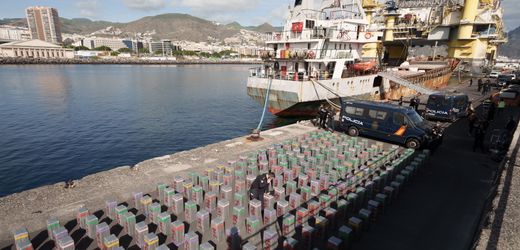 Atlantik: Spanien stellt fast zehn Tonnen Kokain auf brasilianischem Frachter sicher
