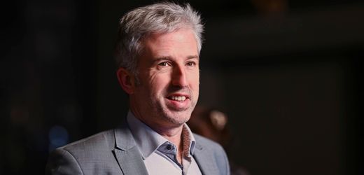 Boris Palmer postet KI-Foto beim Friseur: „Extensions in Gorilla-Silbergrau“