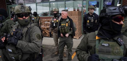 Gregory Bovino: Welche Rolle der Border Patrol Chief in Trumps brutaler Einwanderungspolitik spielt