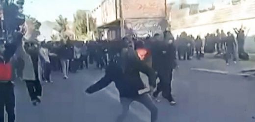 Iran: Video zeigt Polizisten solidarisch mit Demonstranten