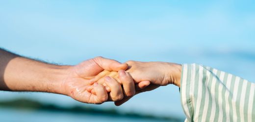 Künstliche Intelligenz: Wir können uns KI ähnlich nah fühlen wie anderen Menschen