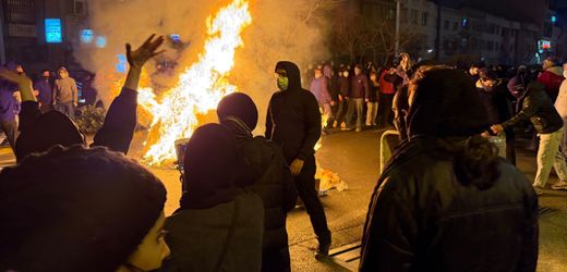 Iran: Regime in Teheran meldet erstmals offizielle Opferzahlen