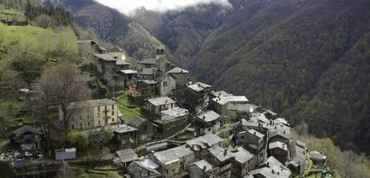 Italiens vergessenes Bergdorf Monteviasco: Keine Geschäfte, keine Schule und von der Außenwelt nahezu abgeschnitten – SPIEGEL TV für Arte Re