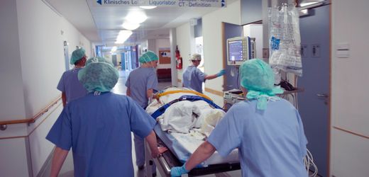 Fachkräftemangel Im Krankenhaus: Je weniger Pflegekräfte, desto gefährlicher für den Patienten