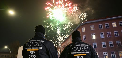 Silvester in Berlin: Polizei meldet zahlreiche Festnahmen wegen gefährlicher Böllerei