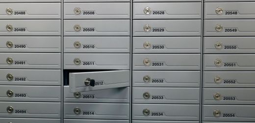 Halle (Westfalen): Täter brechen Bankschließfächer bei geöffneter Sparkasse auf