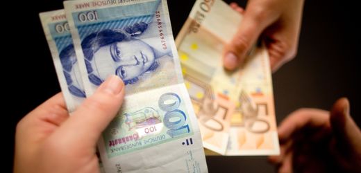 Euro: Deutsche tauschen 53 Millionen D-Mark um