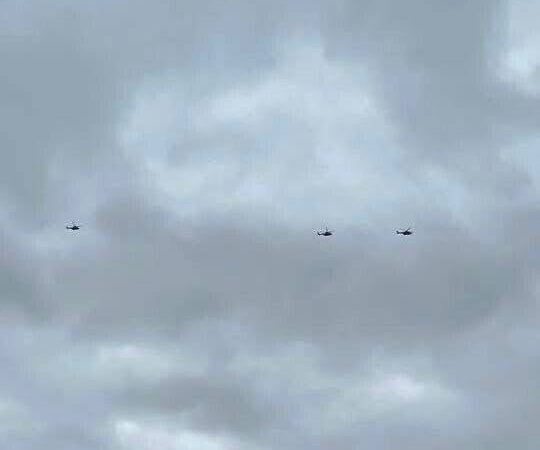 Helis gesichtet: Drei Hubschrauber kreisen über Mönchengladbach und Korschenbroich