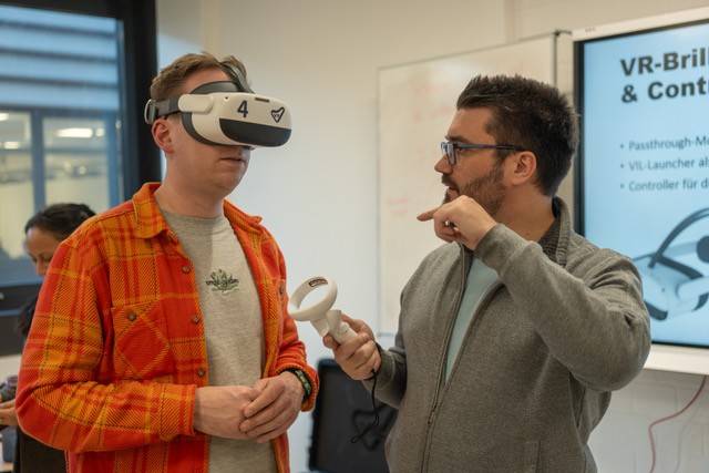 Gymnasium in Kevelaer: Mit der VR-Brille den Unterricht gestalten