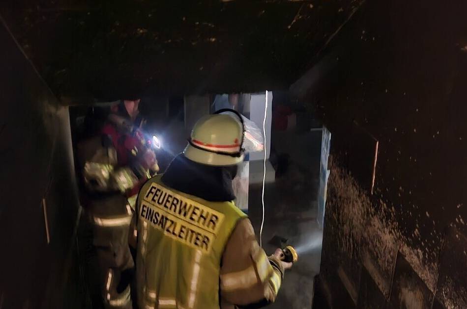 Einsatz der Klever Feuerwehr: Technischer Defekt löst Kellerbrand in Rindern aus