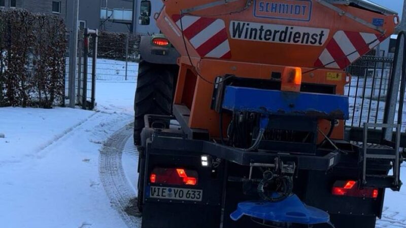 Schnee und Glatteis am Niederrhein: Vier Menschen bei Unfällen im Kreis Viersen verletzt