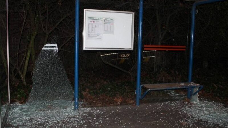 Vandalismus: Zwei Bushaltestellen in Viersen beschädigt