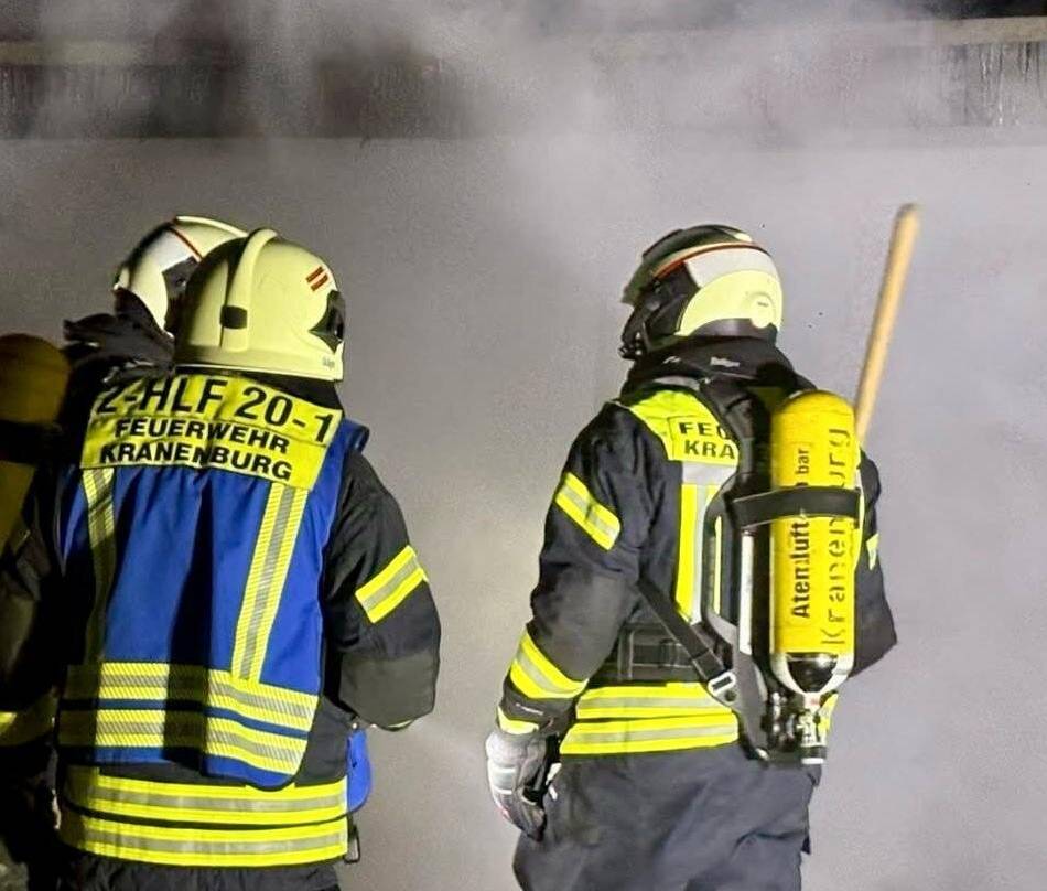 Einsatz der Feuerwehr: Schuppen gerät in der Silvesternacht in Nütterden in Brand