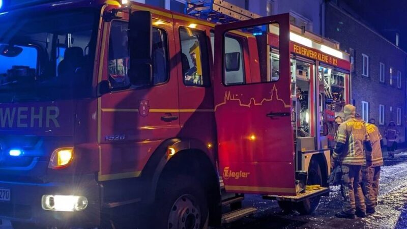 An der Weyerstege: Imprägnierte Schuhe lösen Feuerwehreinsatz in Kleve aus