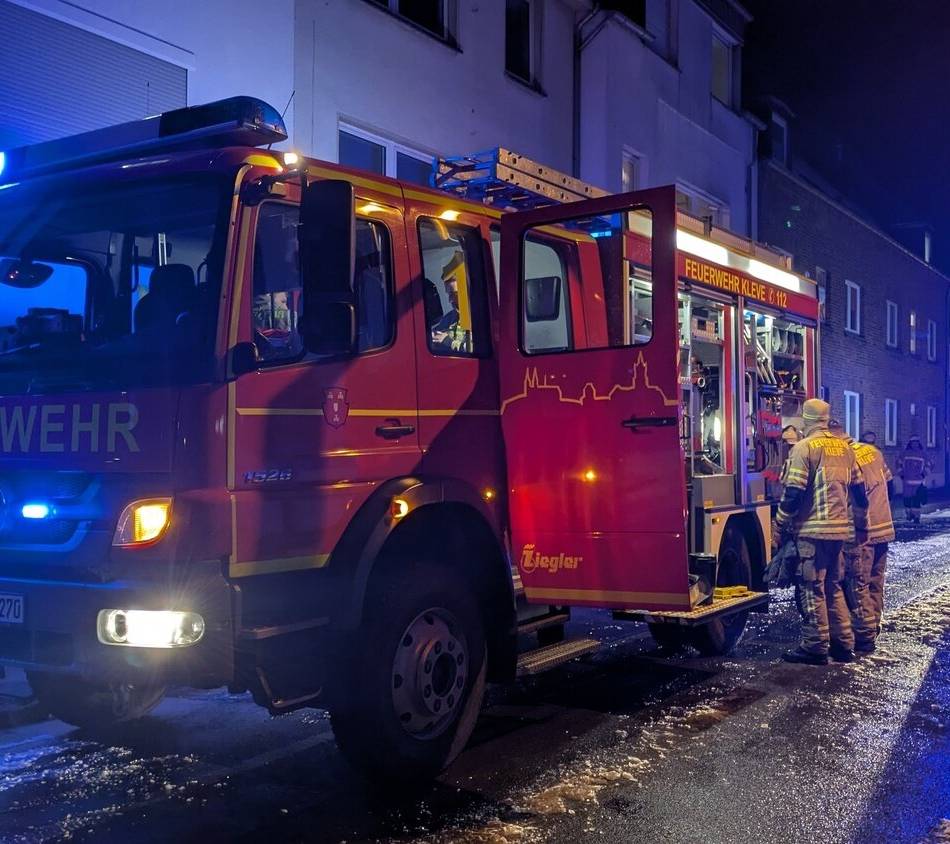 An der Weyerstege: Imprägnierte Schuhe lösen Feuerwehreinsatz in Kleve aus