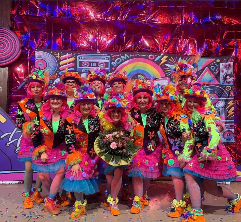 Karneval in Langenfeld: Ein echtes Spektakel in der närrischen Hubertushalle