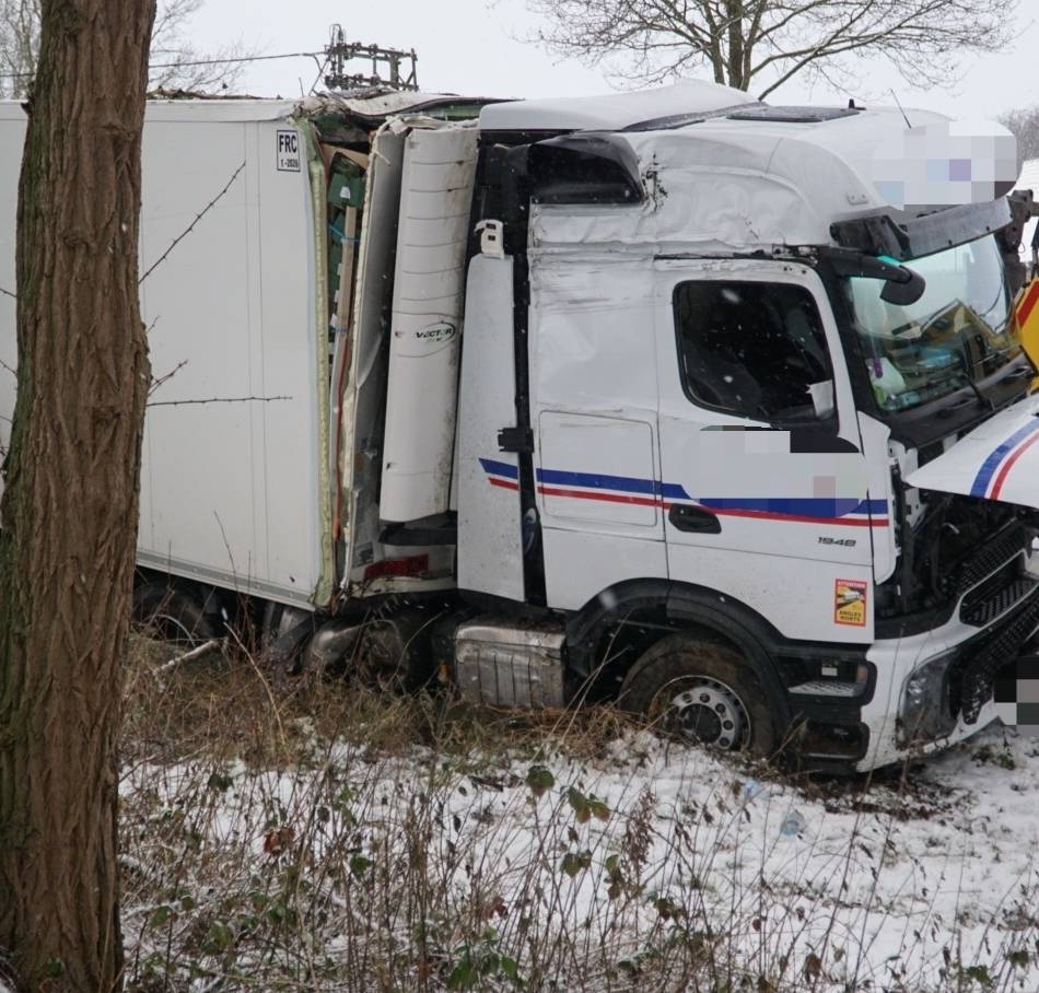 Schnee und Eis im Kreis Viersen: Zwei Verletzte bei Unfall in Schlibeck
