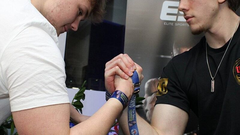 19-Jähriger entdeckte den Sport in Japan: Armwrestler aus Grevenbroich wollen nach ganz oben