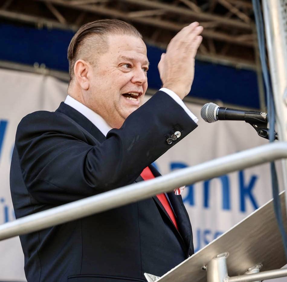 Vor Fusion mit Krefeld: Volksbank Düsseldorf Neuss weist Vorwürfe von Ex-Chef zurück