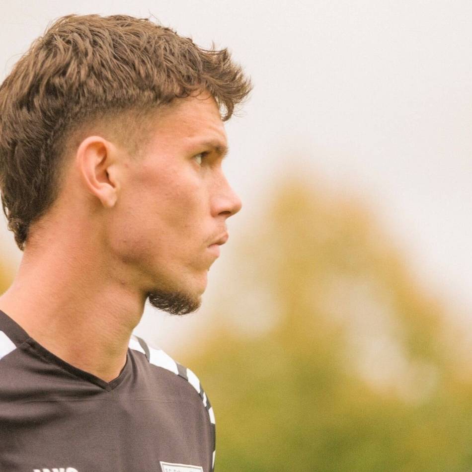 Torjäger droht ein halbes Jahr Zwangspause: Der Pöth-Poker spitzt sich zu