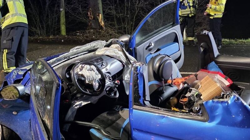 Unfall auf der B8 bei Emmerich: Niederländerin (92) erliegt schweren Verletzungen