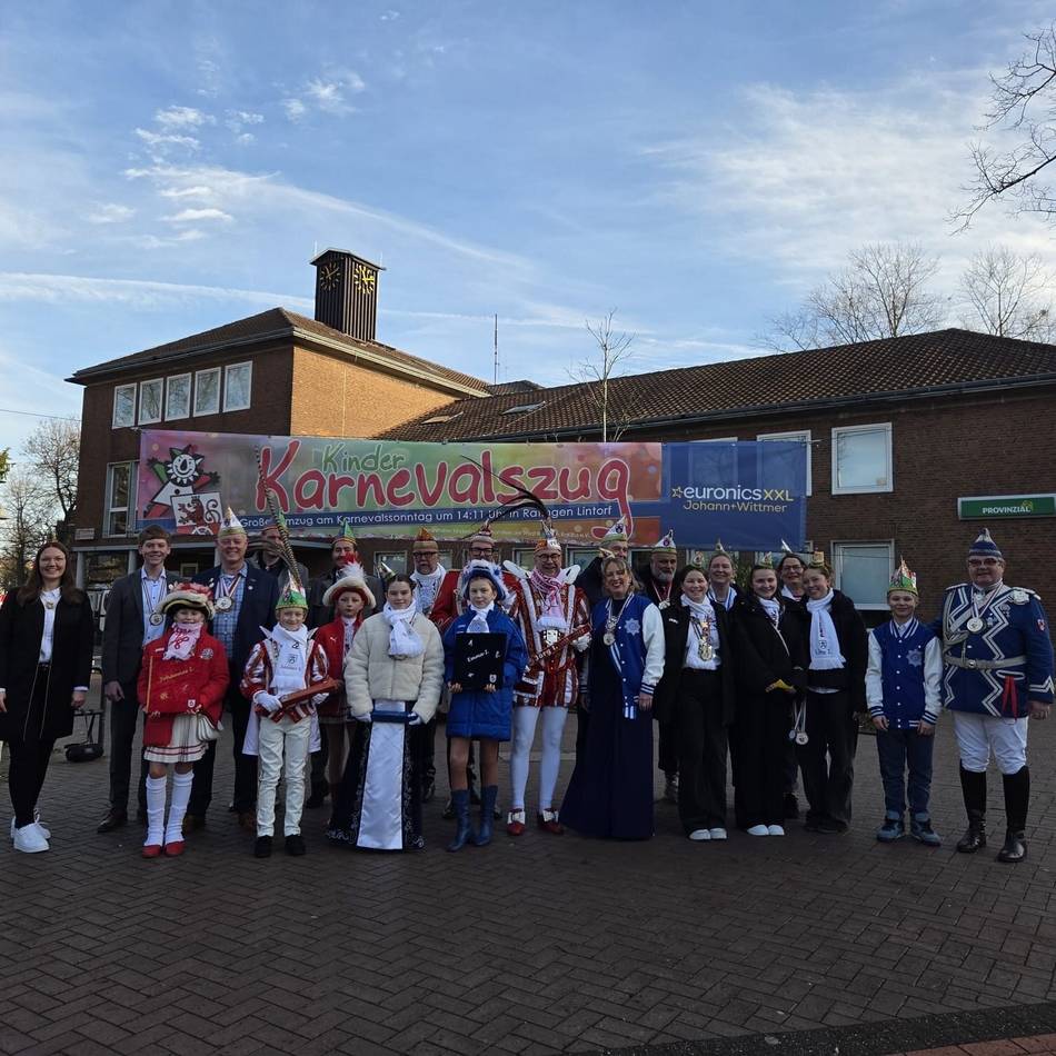 Karneval in Ratingen: Banner kündigt Kinderkarnevalszug an