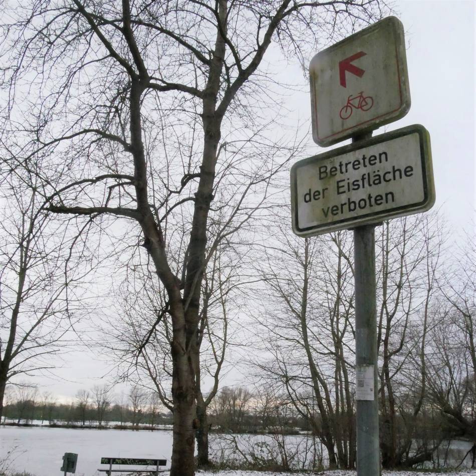 Stadt warnt vor Lebensgefahr: Betreten der Eisflächen auf den Nettetaler Seen verboten