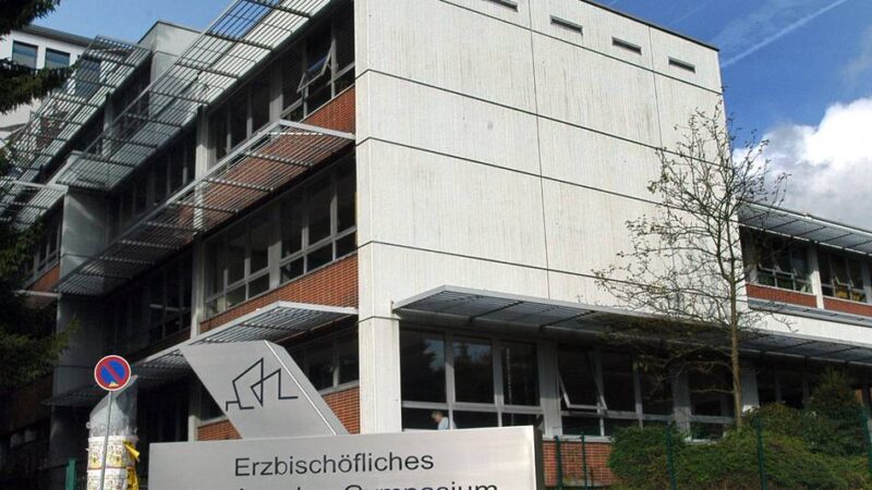 80 Jahre St.-Angela-Gymnasium Wipperfürth: Alt im Bestand, die Zukunft im Blick