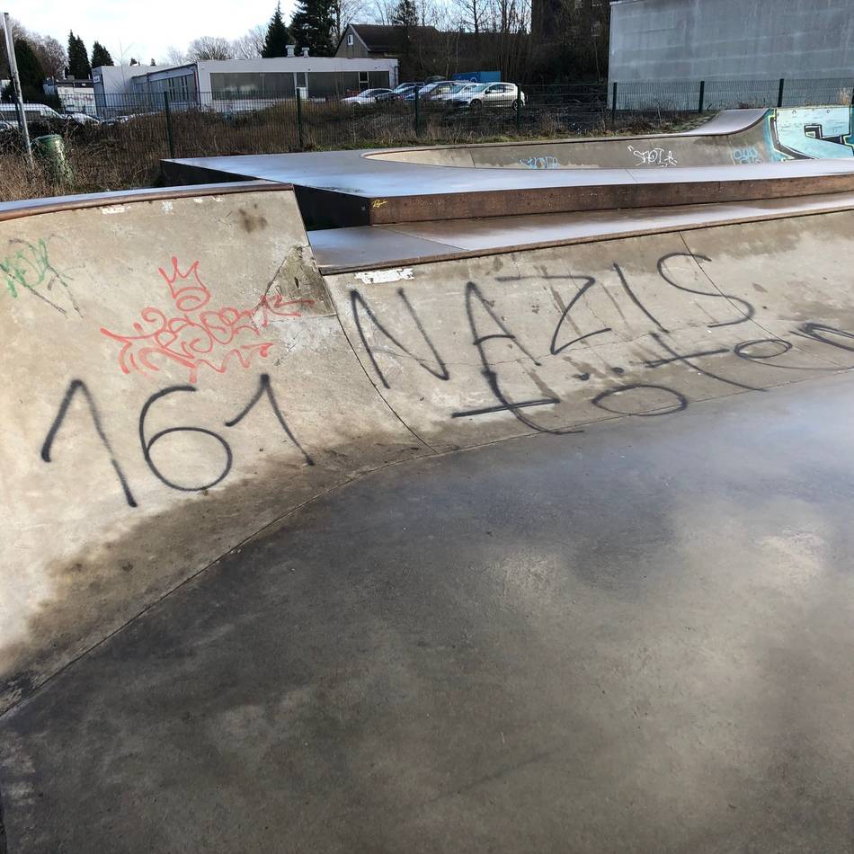 Schmierereien in Wermelskirchen: Linksextreme Parolen – Stadt erstattet Anzeige