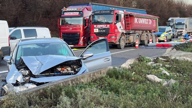 Meistgeklickt in Hilden: Megastau, ausgesetzter Hund und Drogen-Razzien