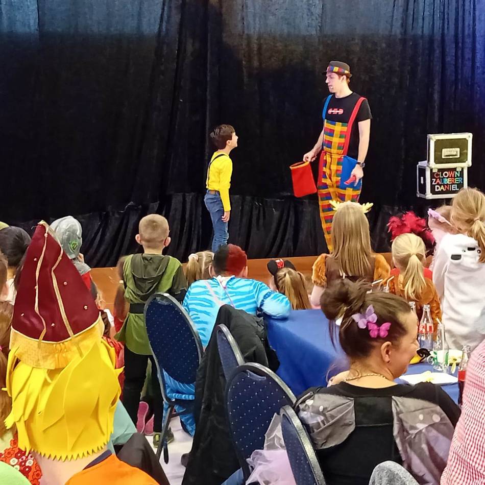 Karneval in Rheinberg: Kleine Jecken können beim SV Millingen feiern