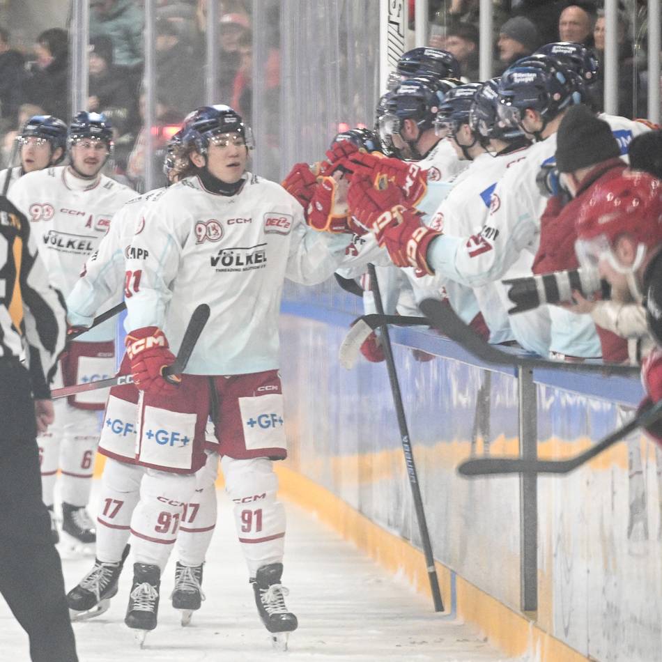 Hirano erzielt Dreierpack: Perfektes Powerplay und elf Tore – der DEG-Sieg in Landshut im Video