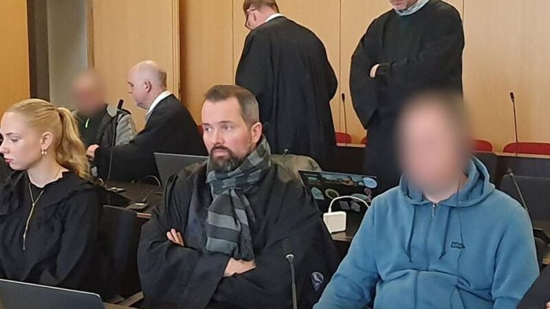 Illegale Zigarettenfabrik in Düsseldorf: Angeklagte wollen nicht die Drahtzieher gewesen sein