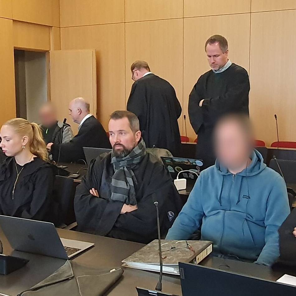 Illegale Zigarettenfabrik in Düsseldorf: Angeklagte wollen nicht die Drahtzieher gewesen sein